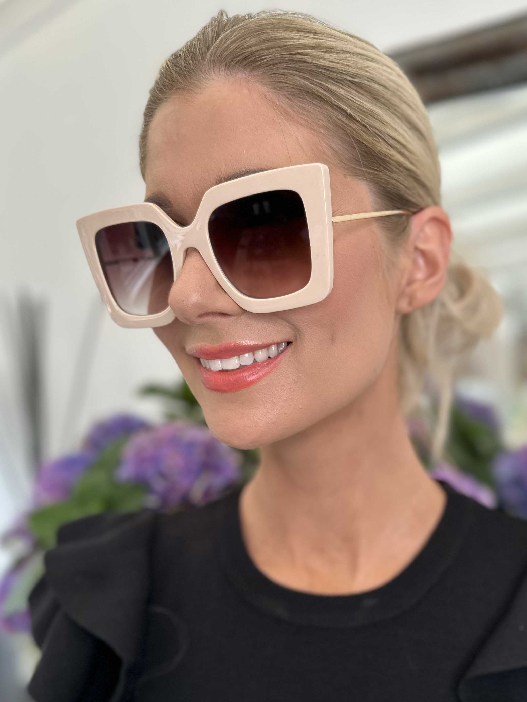 India - Store solbriller med guld stel